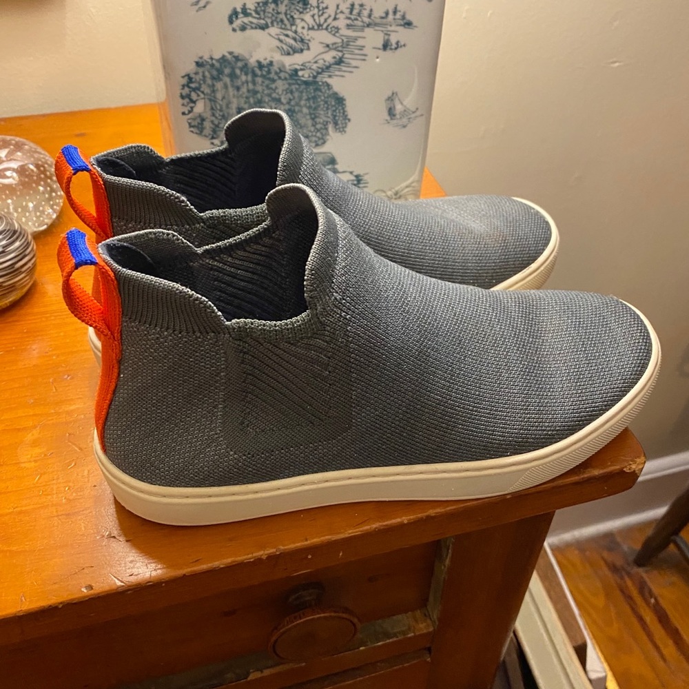 Rothys— The Chelsea boot